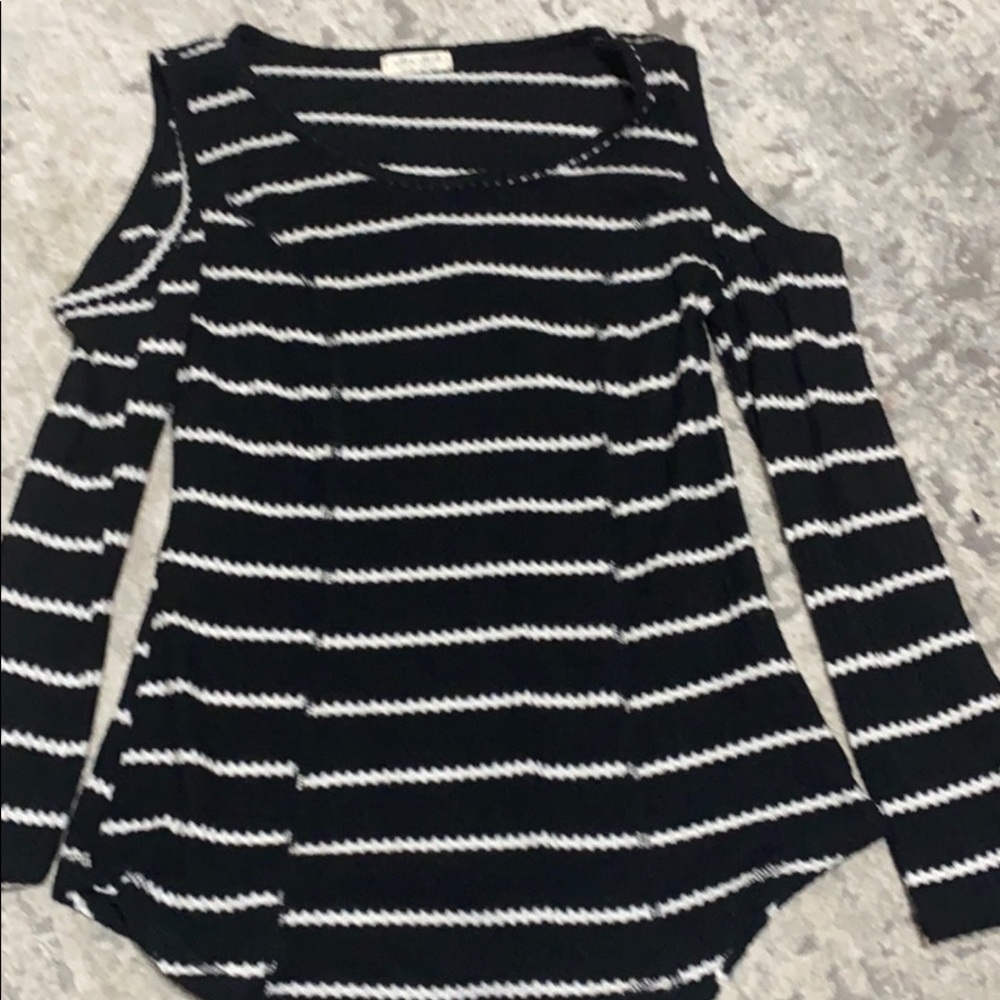 Long Sleeve Cold Shoulder